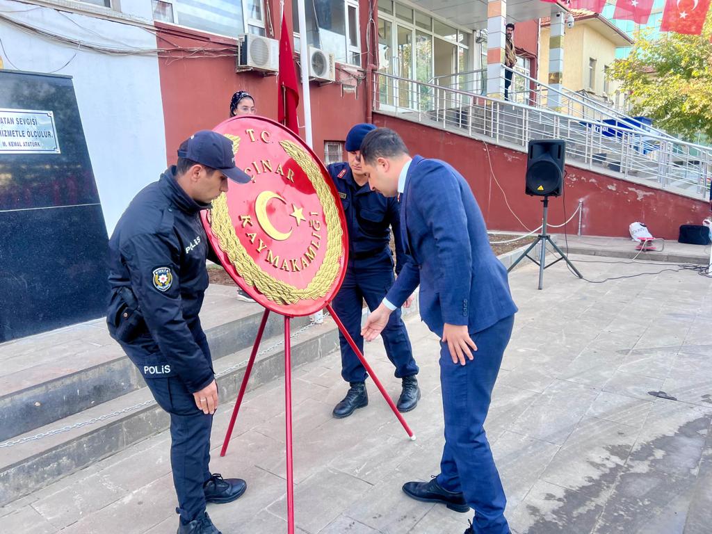 Diyarbakır Vali Yardımcısı Sayın İlyas Öztürk Atatürk'ü Anma Günü ve Atatürk Haftası münasebetiyle Çelenk Sunma Töreni'ne katıldı